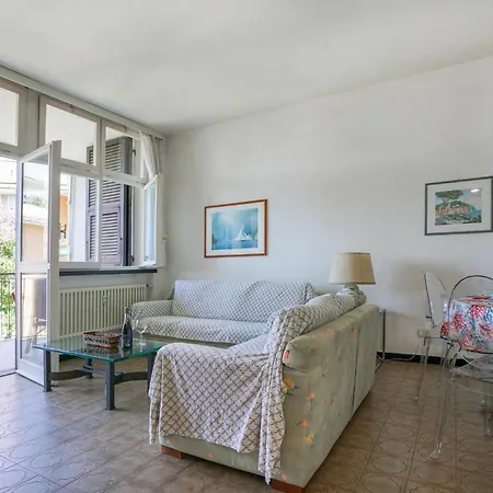 2 Bedroom Awesome In Διαμέρισμα