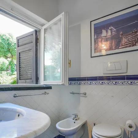 2 Bedroom Awesome In Appartement Rapallo