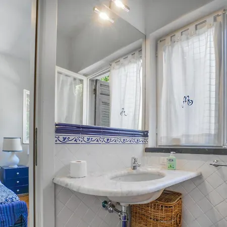 2 Bedroom Awesome In Διαμέρισμα *