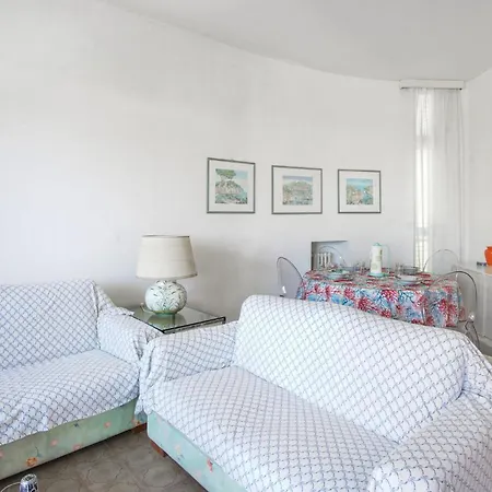 2 Bedroom Awesome In Appartement